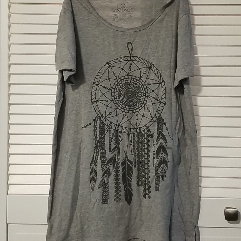 Gray dream catcher tee